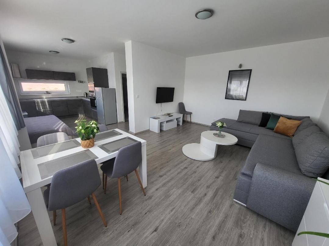 Apartman Gabriela Roudne Екстериор снимка